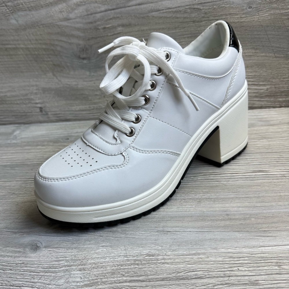 Madden Girl Vidaa White fun Platform chunky heeled lace up Sneakers size 9